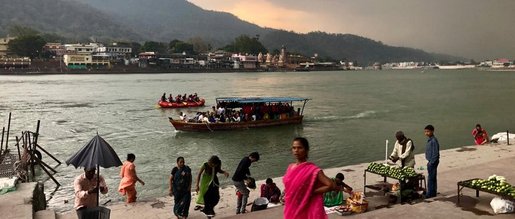 Rishikesh e as Águas cristalinas do Rio Ganges